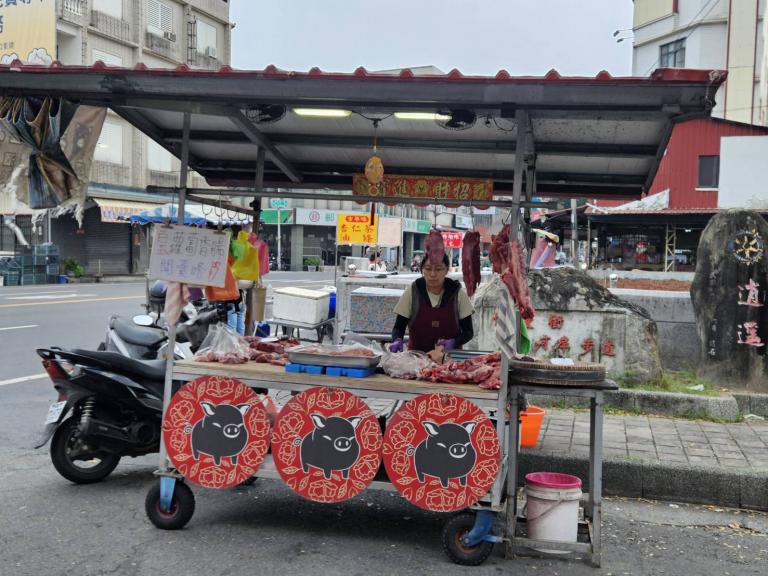 邱議瑩反映豬肉零售商心聲　經濟部允諾從寬認定豬瘟防疫補助對象