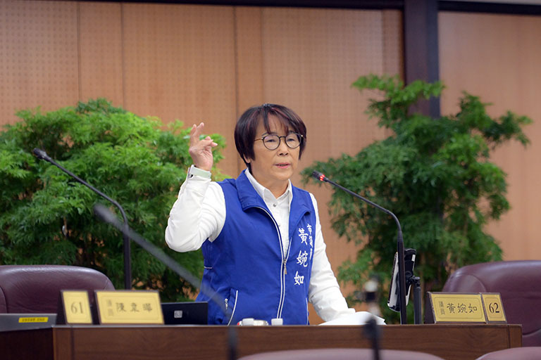 敬老卡放寬使用、雙層巴士增運能　黃婉如議員：樂生醫院應併名更正