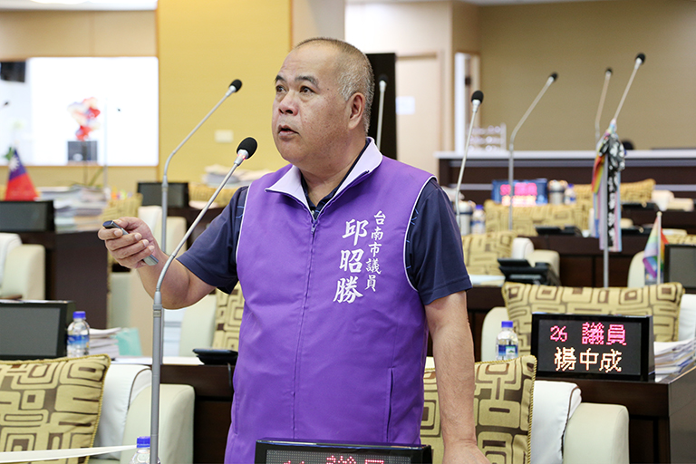 邱昭勝：和順工業區內商家地目不符不能連續開罰單　要求市府請示中央
